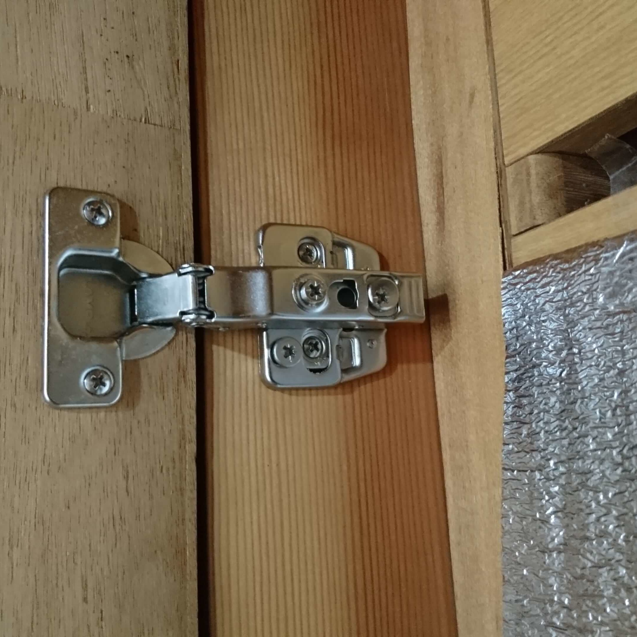 蝶番の調整・交換 名古屋市熱田区 | 蝶番の調整・交換なら建具修理の窓口名古屋市熱田区